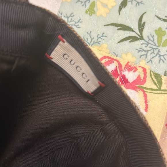 Gucci hat used two time signs shows on the inside from usage - Picture 5 of 11
